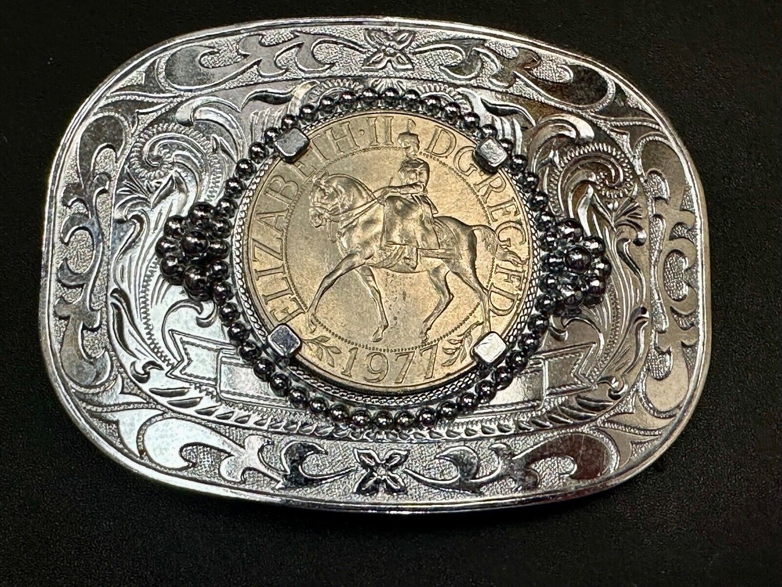 1977 Great Britain Queen Elizabeth Second Jubilee coin collectors Belt Buckle