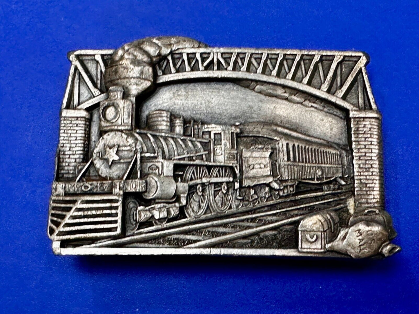 Train Steam Engine Over Bridge RailRoad RR Vintage 1980's Bergamot Belt Buckle