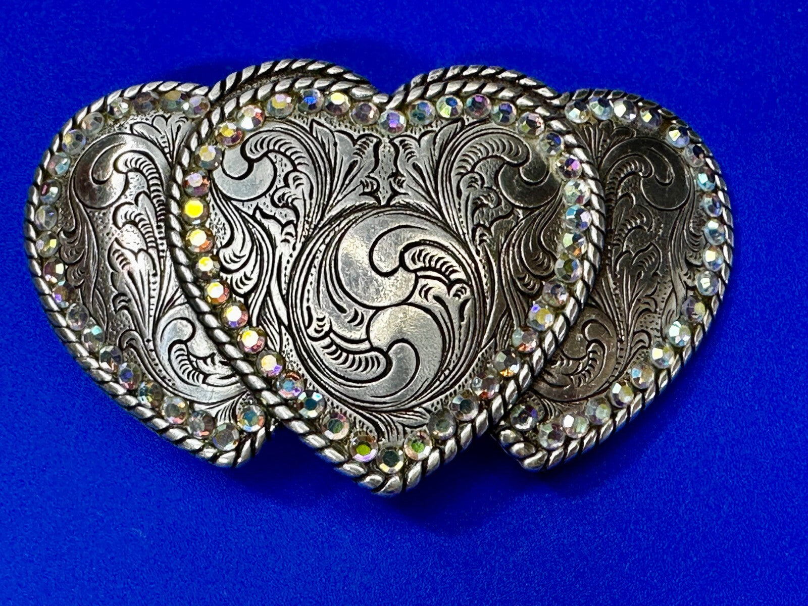 Triple Heart Shaped Flower Swirl Pattern with Rhinestone Border Belt Buckle