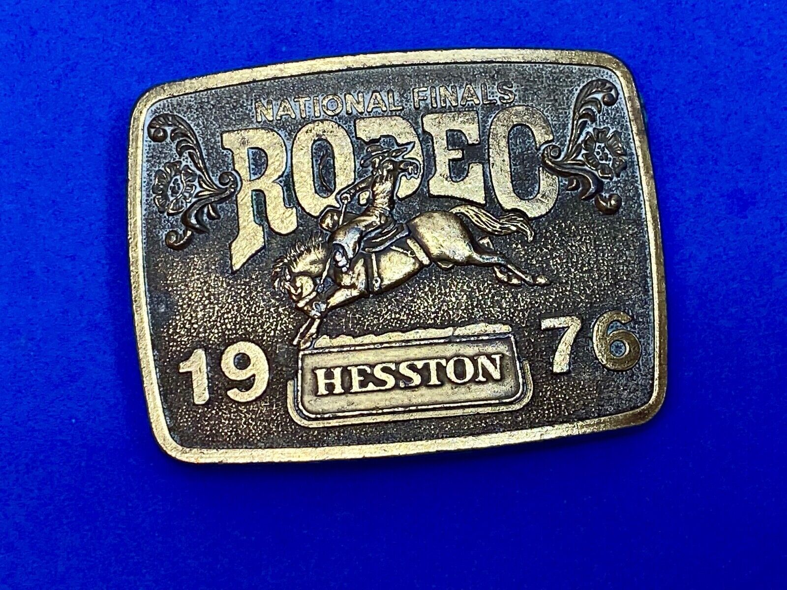 1976 National Finals Rodeo Vtg Hesston Belt Buckle Bicentennial Cowboy