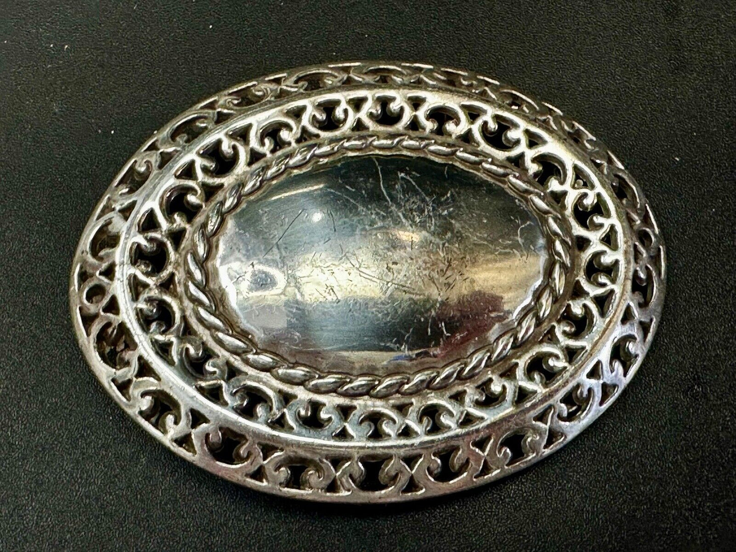 Unique silver color see through oval ornate Belt Buckle