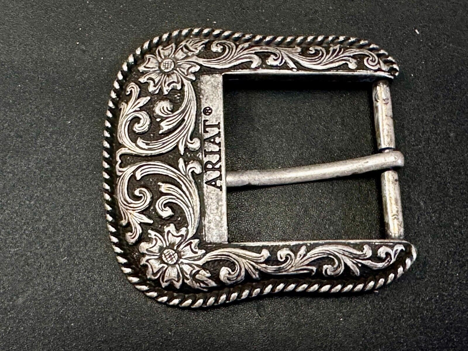 Ariat 2007 Ranger Style Detailed Flower Swirl Rope Outlined Belt Buckle