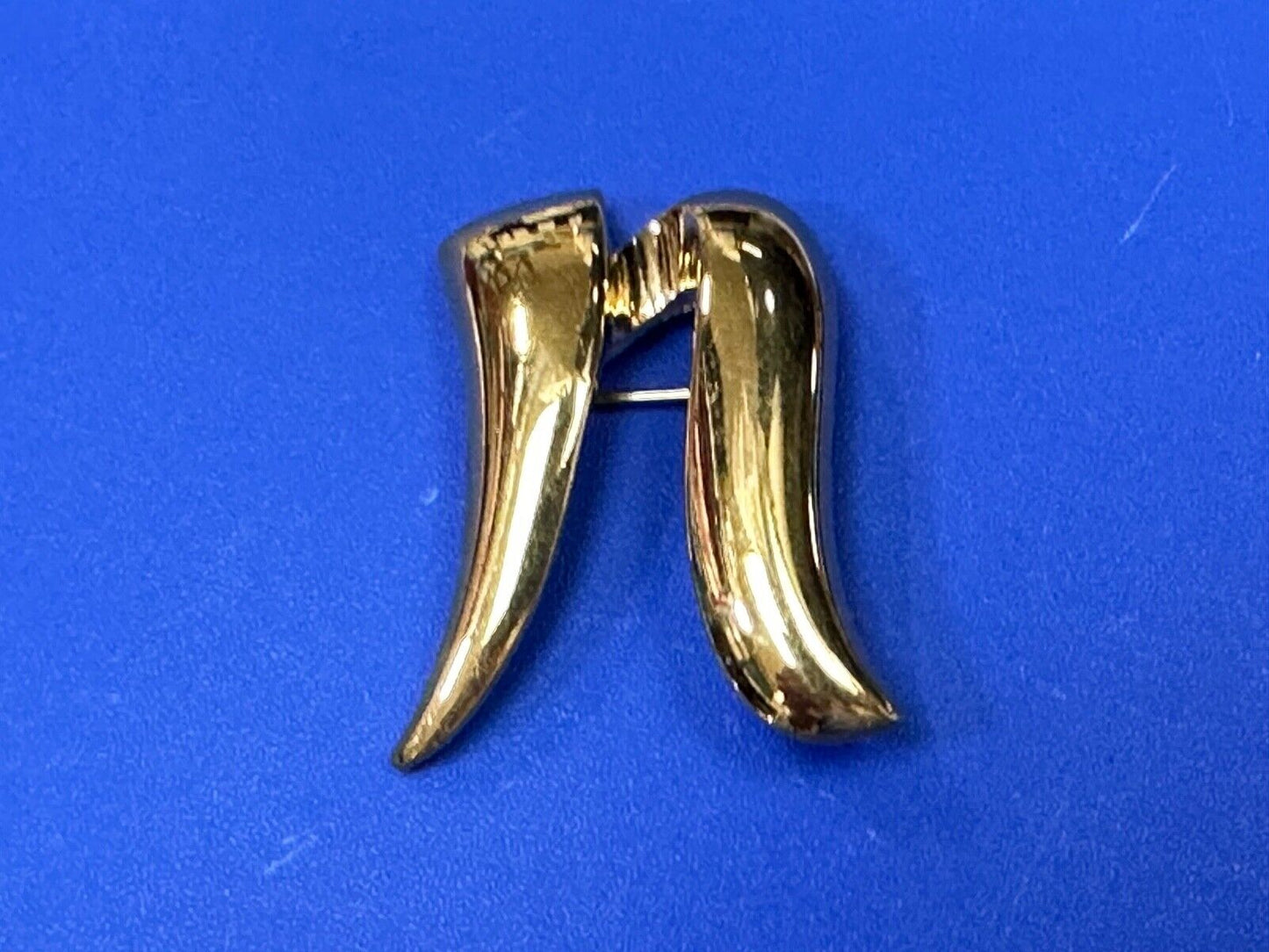 Abstract vintage Monet signed gold tone brooch pin