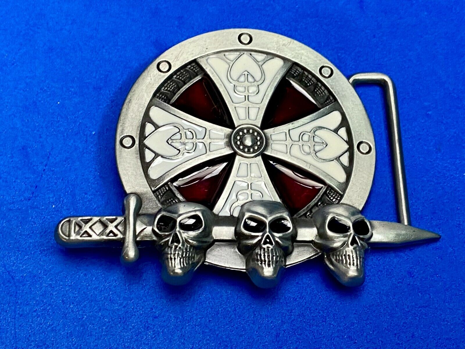 Three skulls through sword with celtic Iron Cross belt buckle