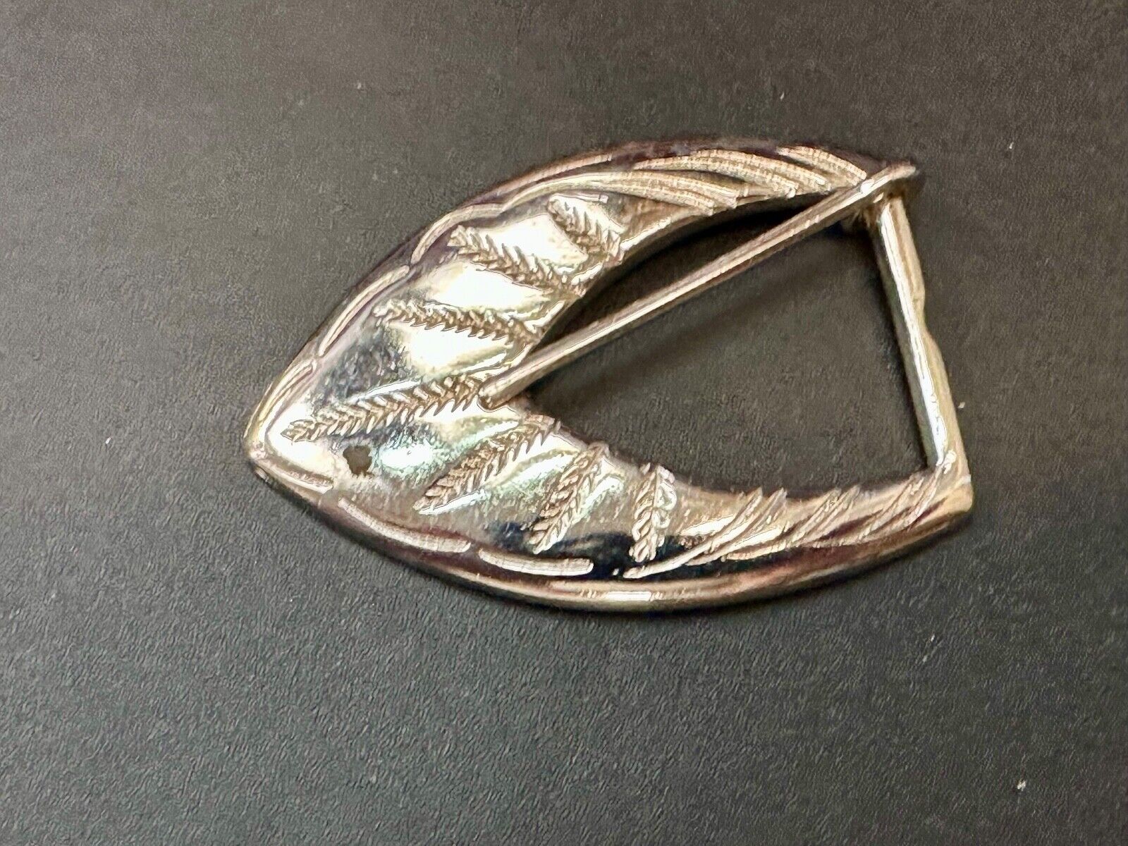 Vintage gold tone pointed Triangle Leaf theme replacement belt buckle