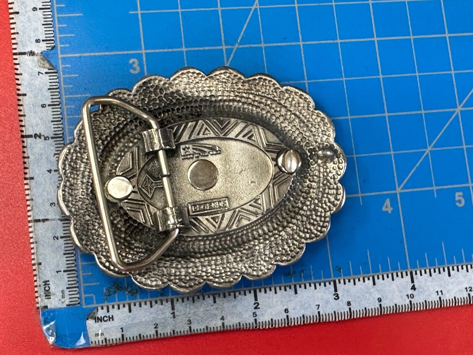 The Great Wolf - Native American Indian Feathers USA made Legends belt buckle