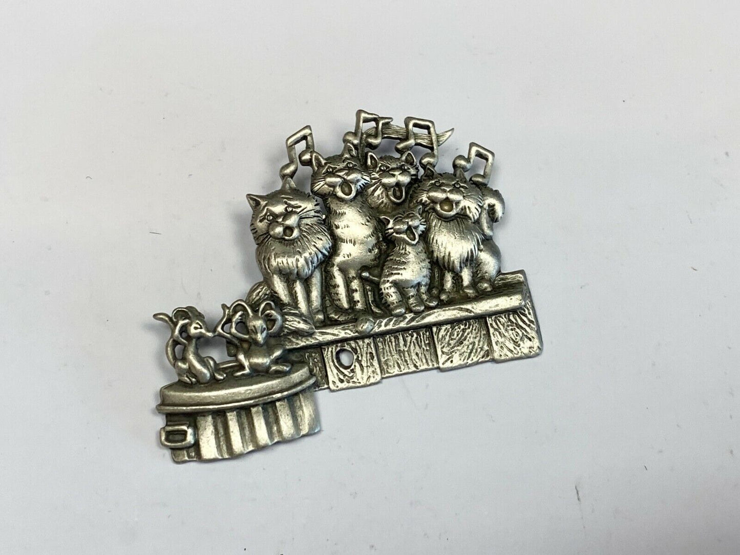 Adorable Cats And Mice - Cat And Mouse Cut Out Brooch Pin