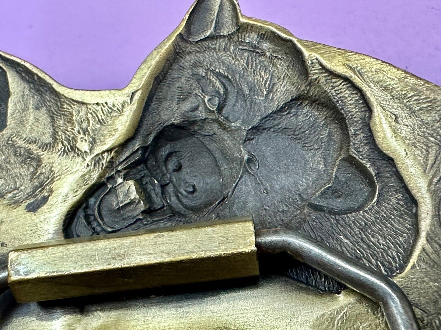 Attacking Grizzly BEAR - Paw reaching out 3D figural belt buckle