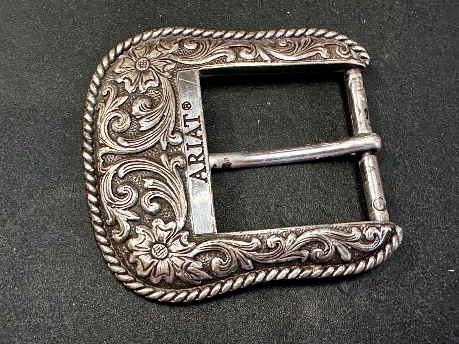 Ariat 2007 Ranger Style Detailed Flower Swirl Rope Outlined Belt Buckle
