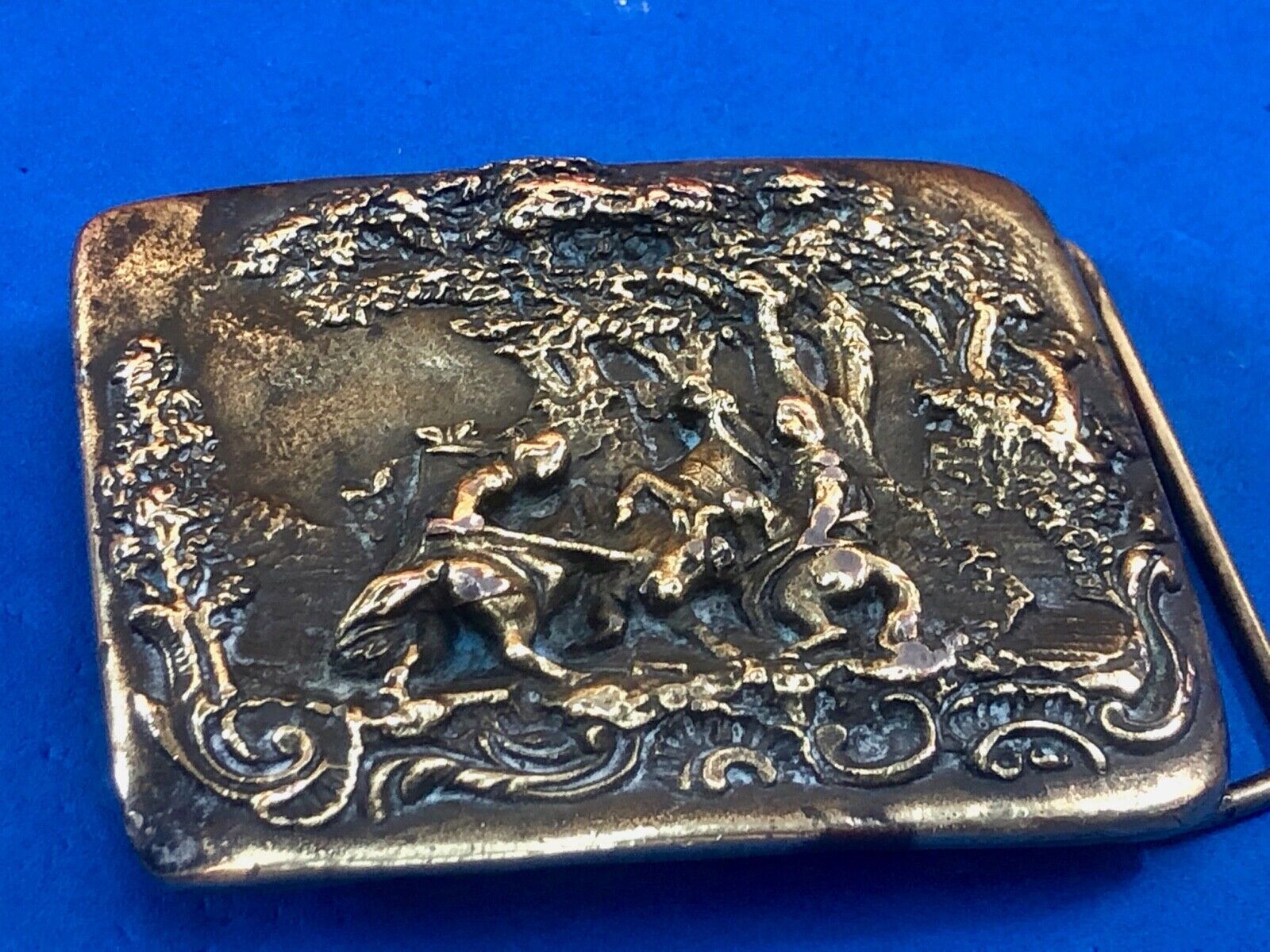 Vintage 1975 Adezy belt buckle - Battle scene? in forrest soldiers people 
