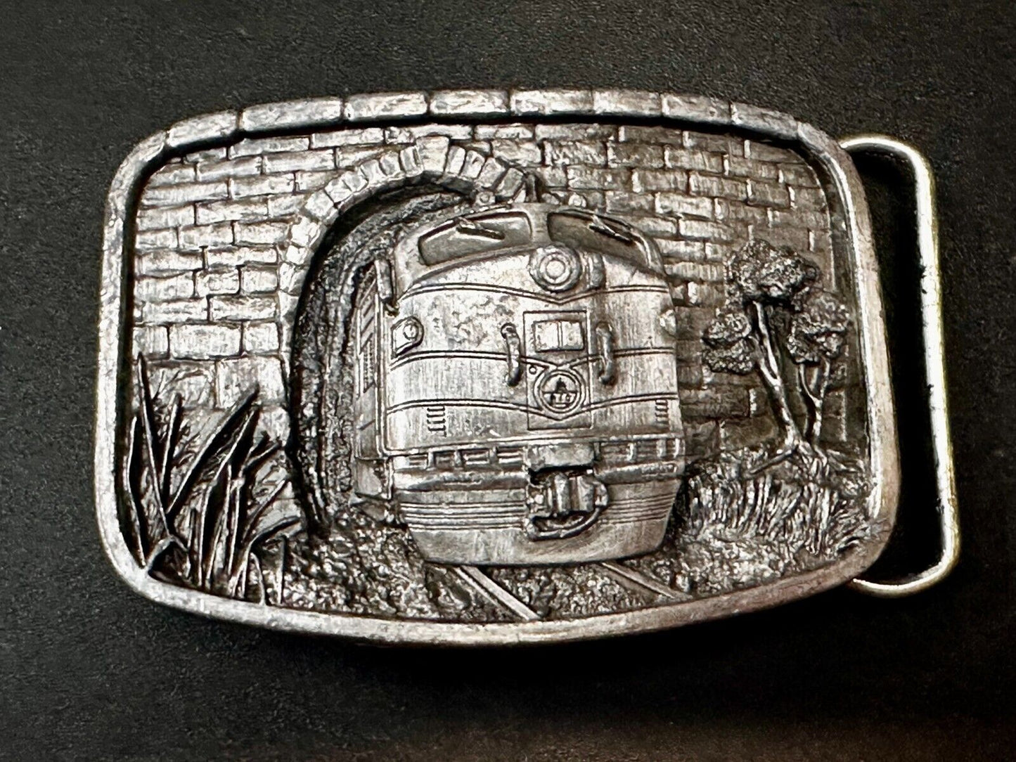 Train Engine through Tunnel RailRoad RR Vintage 1987 Bergamot Belt Buckle