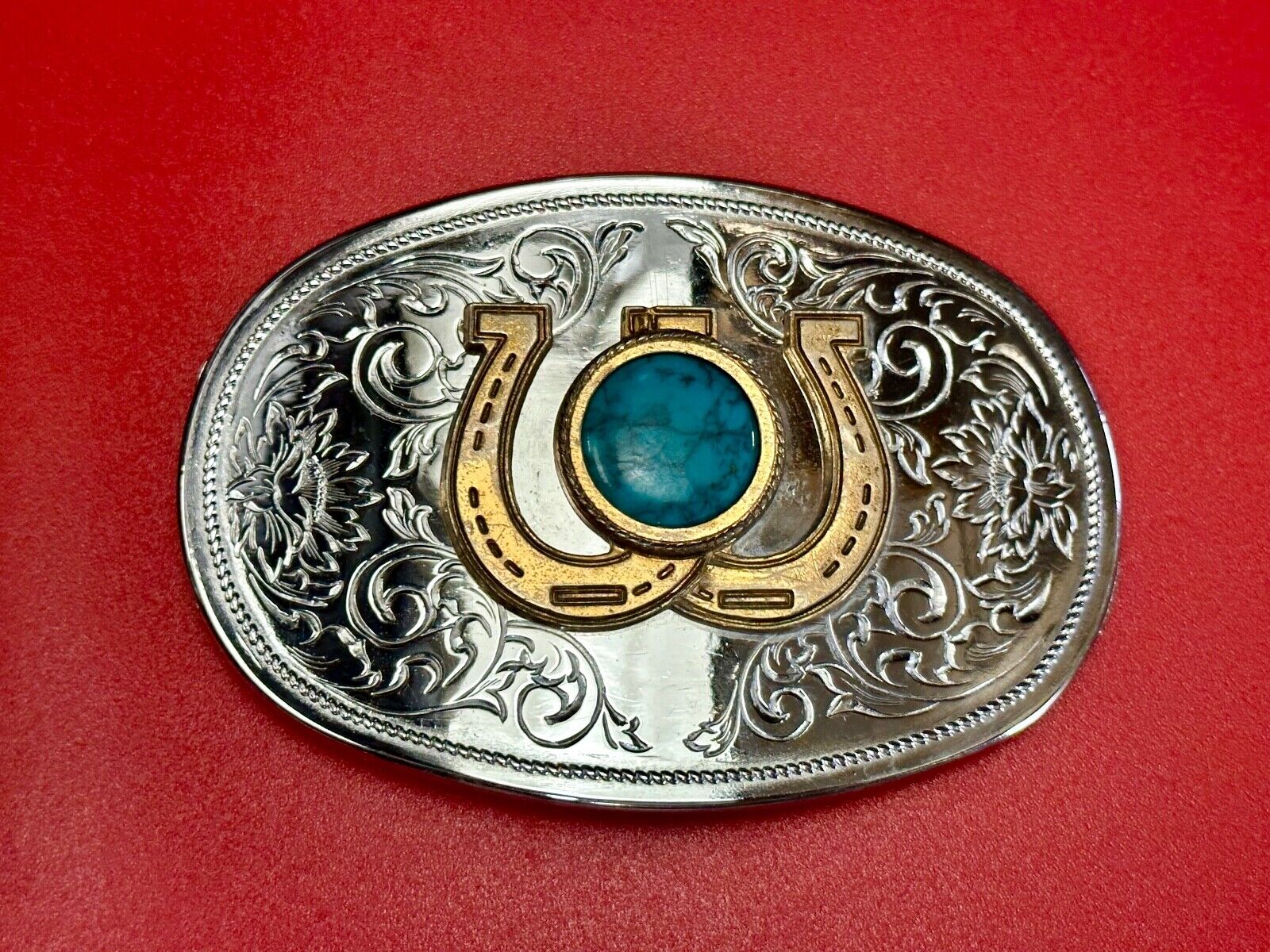 Turquoise centerpiece in  lucky horseshoe - two tone reflective belt buckle