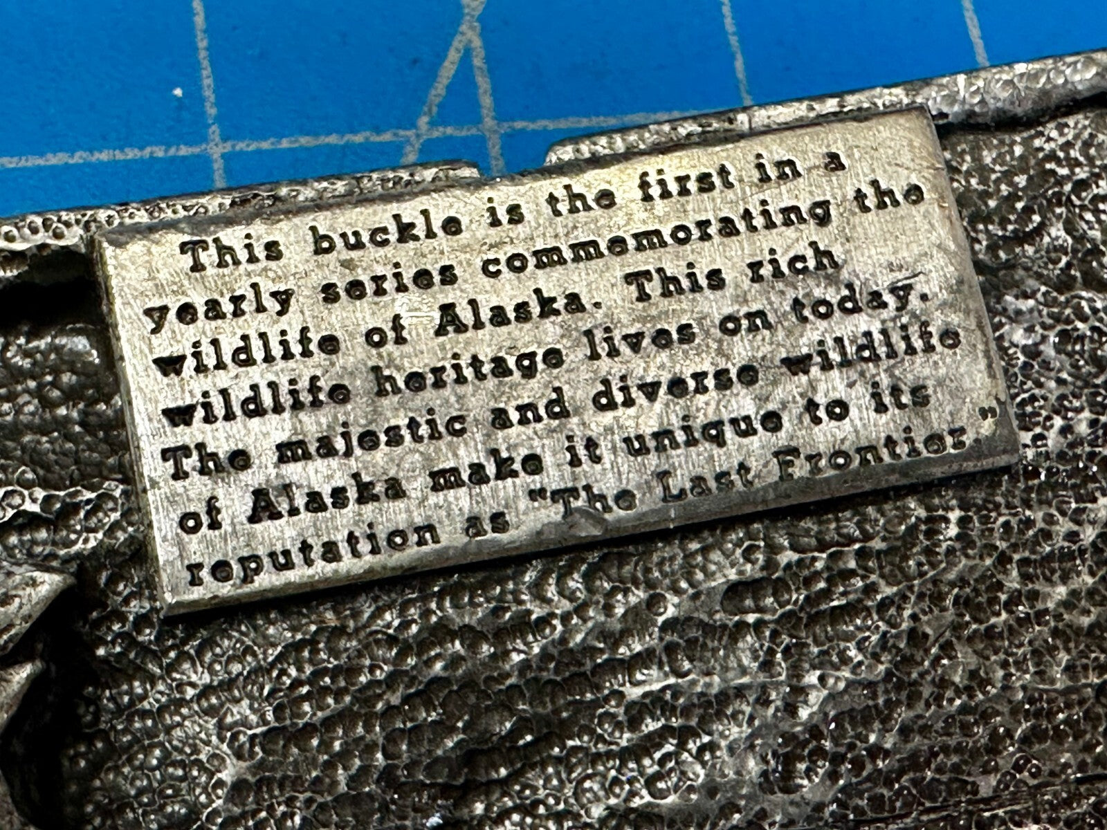 ALASKA WILDLIFE Animal Mountain Scene 1983 Commemorative Siskiyou Belt Buckle