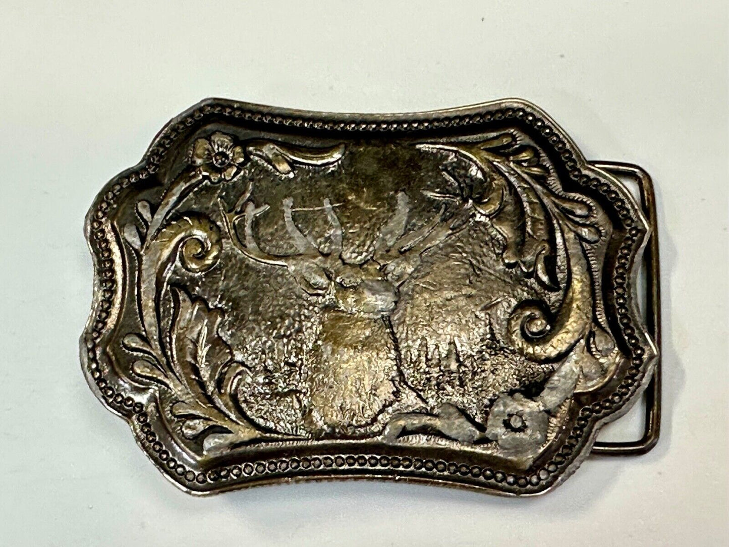 vintage Deer Buck hunters Wyoming Studio art works belt buckle to restore paint
