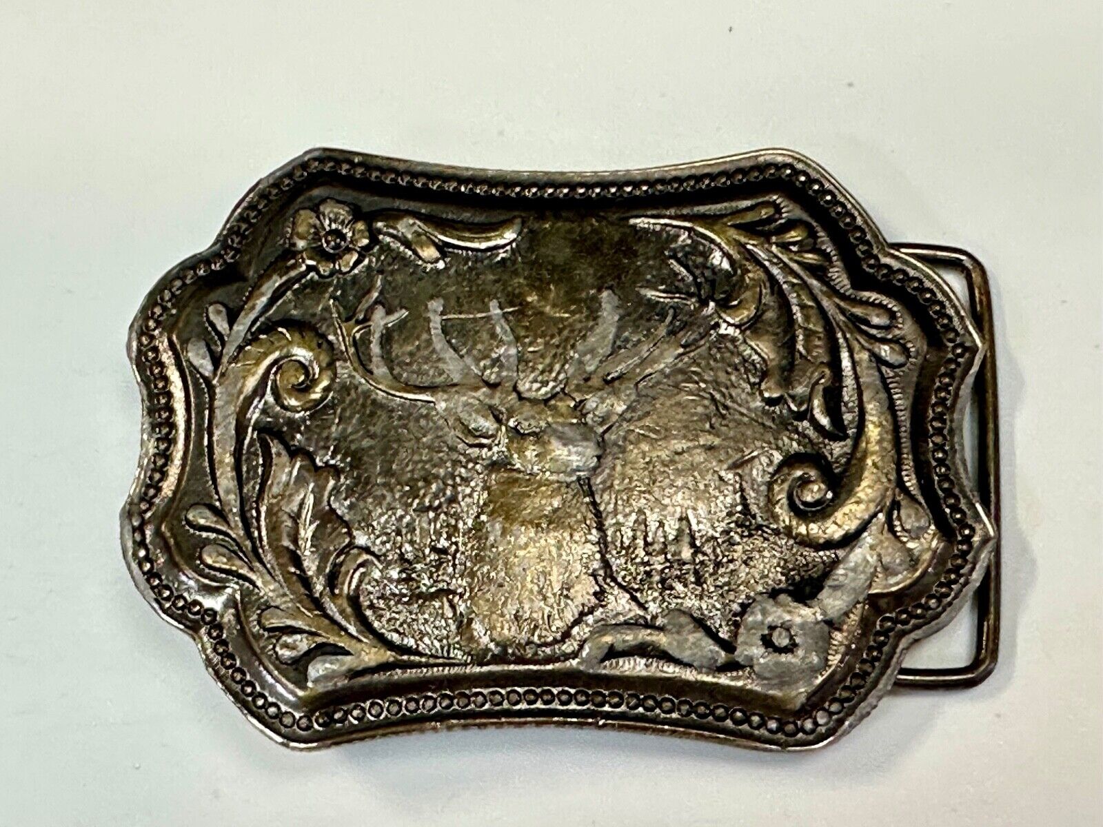 vintage Deer Buck hunters Wyoming Studio art works belt buckle to restore paint