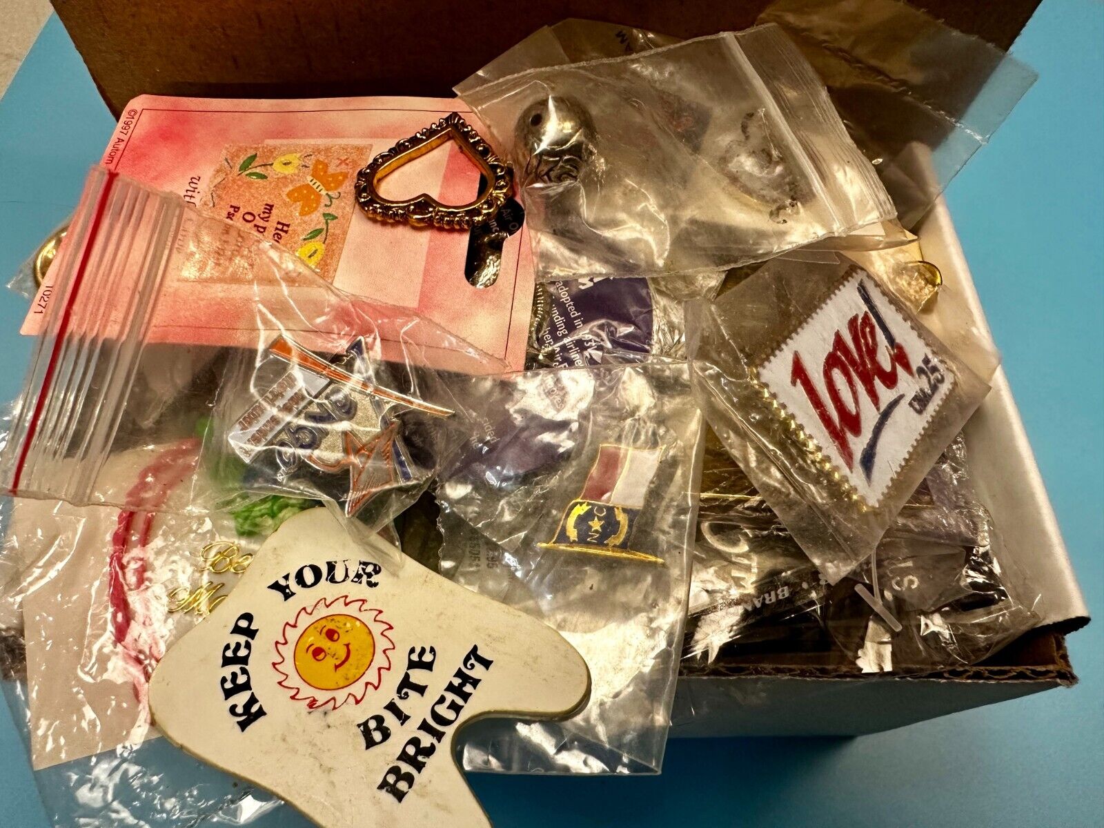 Vintage & Modern NOS Brooches & Pin's Resale Bulk Lot, Junk Drawer Grab Bag