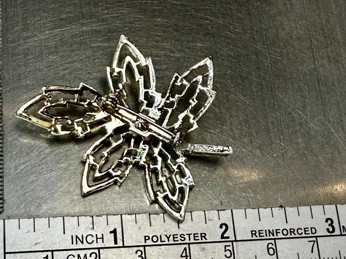 Artistic Maple Leaf Openwork Vintage Gold Tone Brooch Pin Signed by Gerrys