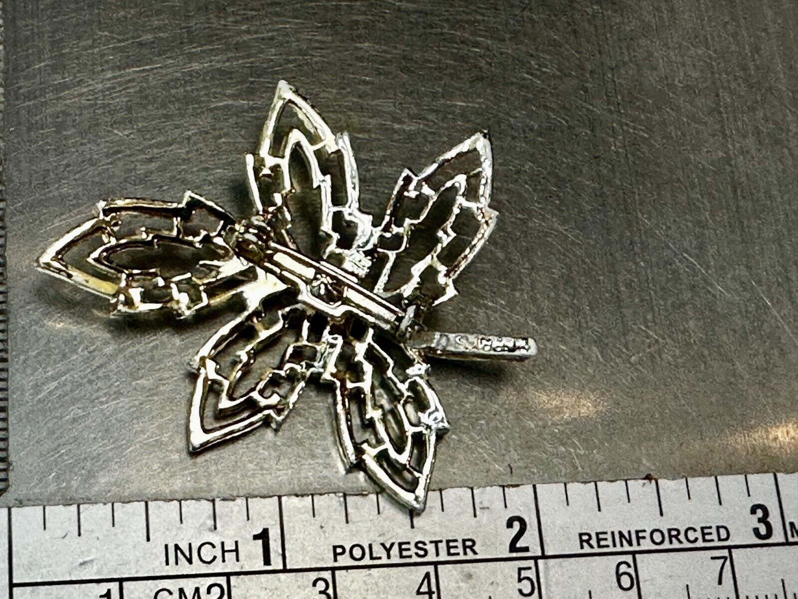 Artistic Maple Leaf Openwork Vintage Gold Tone Brooch Pin Signed by Gerrys