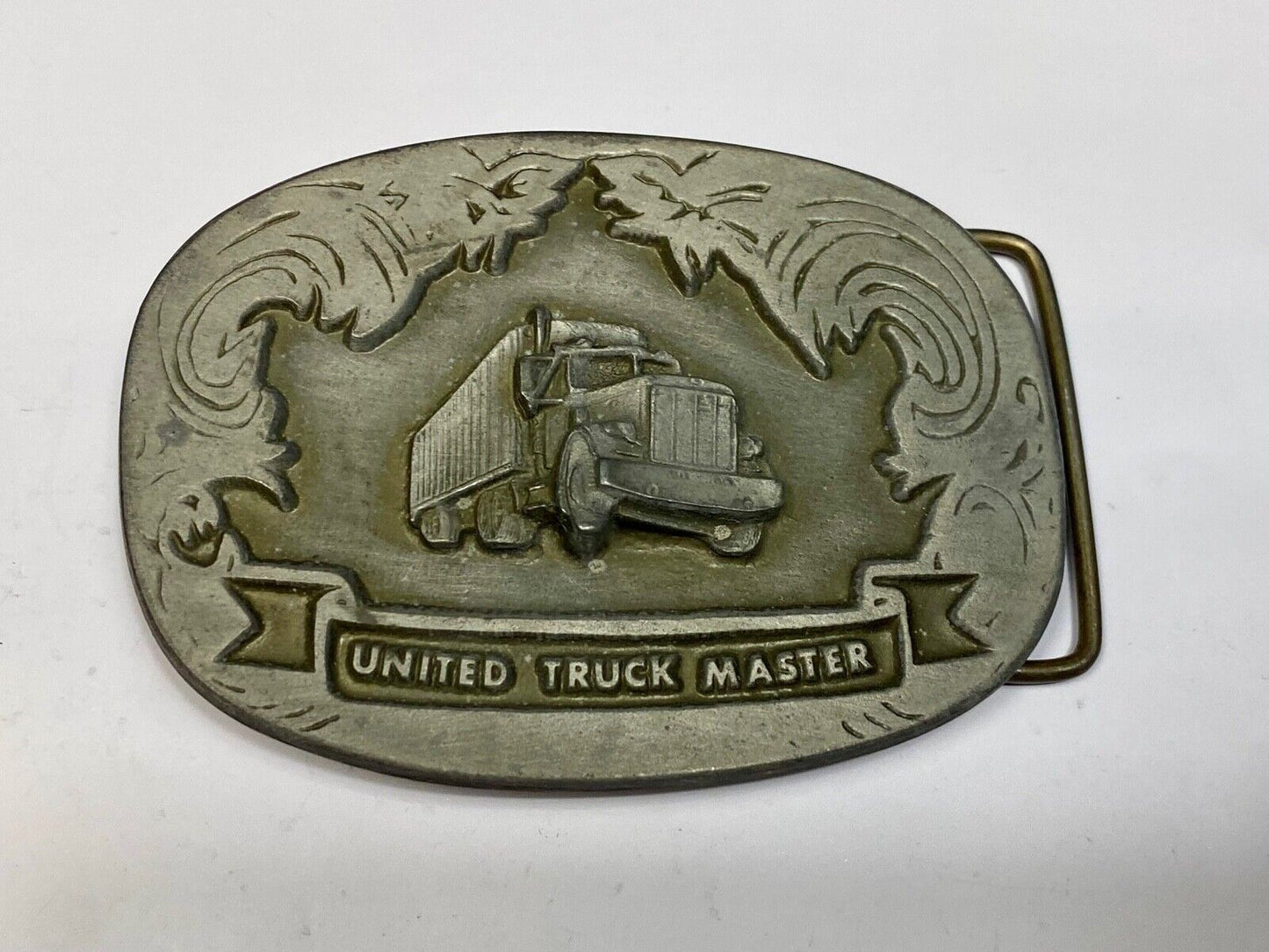 United Truck Master - Vintage Trucker Semi Drivers Big Rig Belt Buckle
