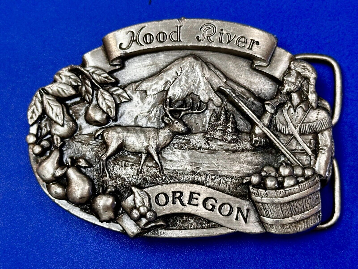 Mt. Hood River Valley Oregon Majestic Scenery Vtg 1981 Commemorative Belt Buckle