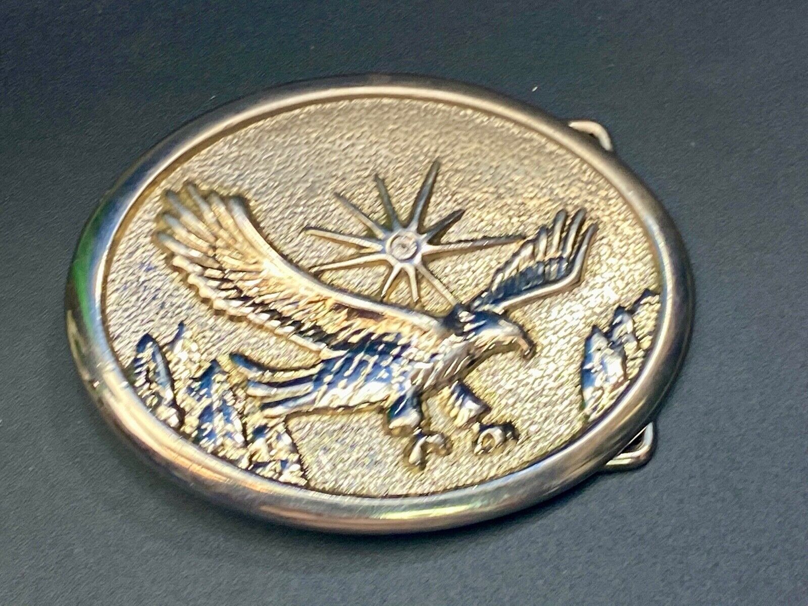 American Eagle Flying wings wide with star sun burst! USA belt buckle 