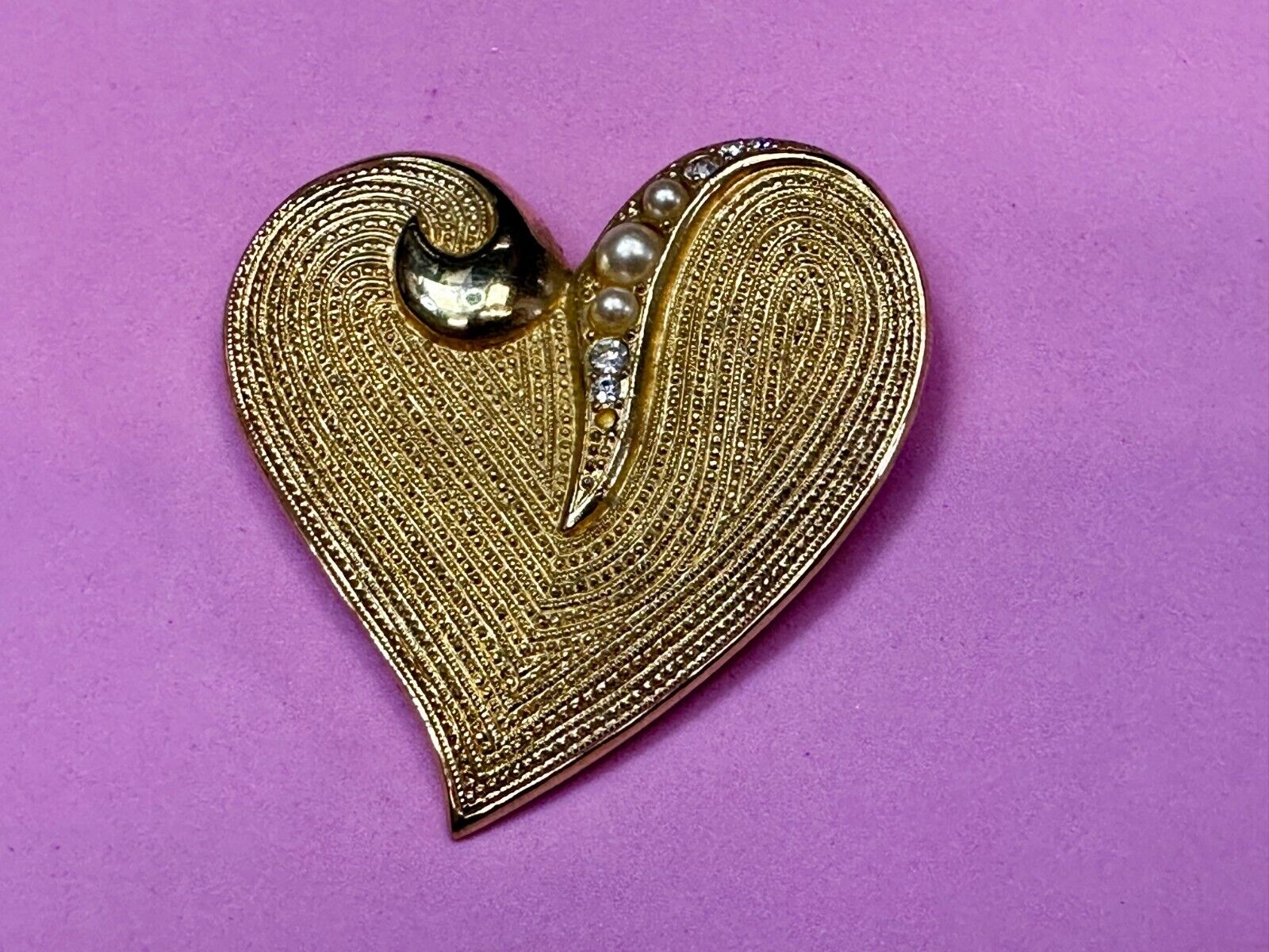 Textured Heart Rhinestones Pearl Brooch by Venue USA - Pin Missing Rhinestone