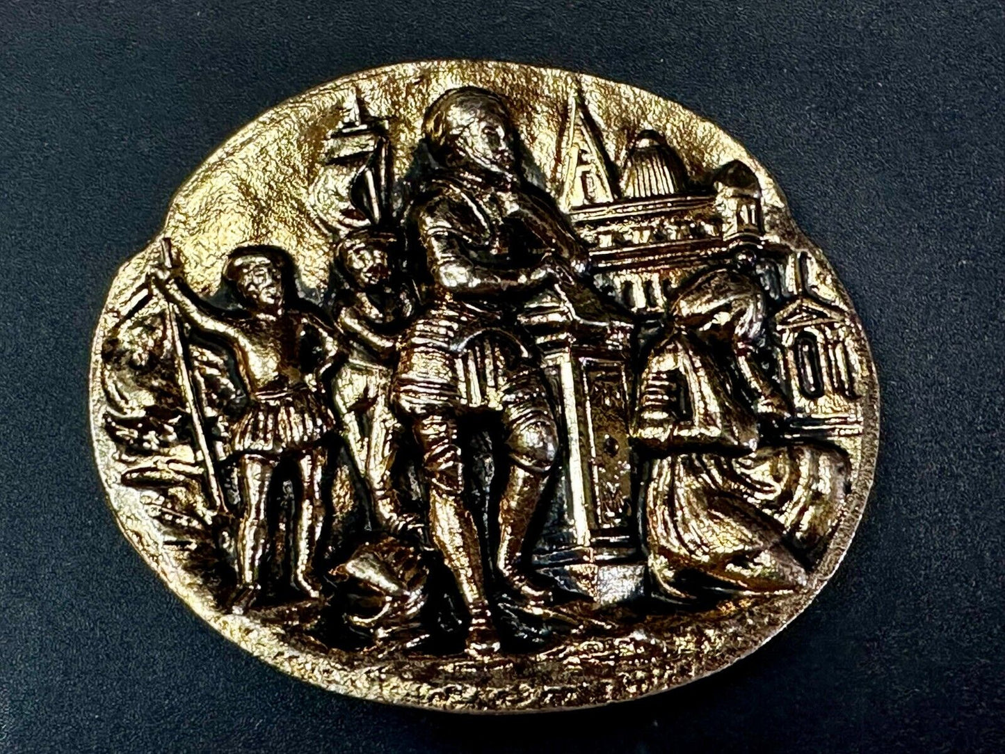Ancient Egyptian Pharaoh Prince Warrior Figure Vintage Gold Tone Belt Buckle
