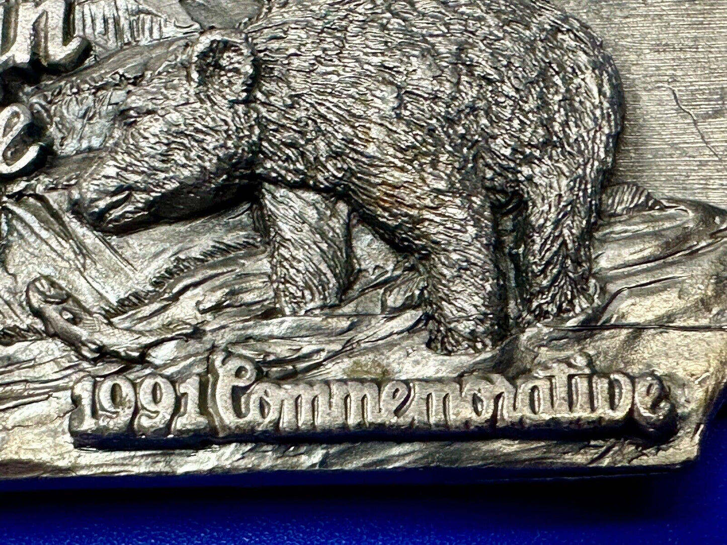 Alaska Wildlife Vintage 1991 Commemorative Pewter Belt Buckle