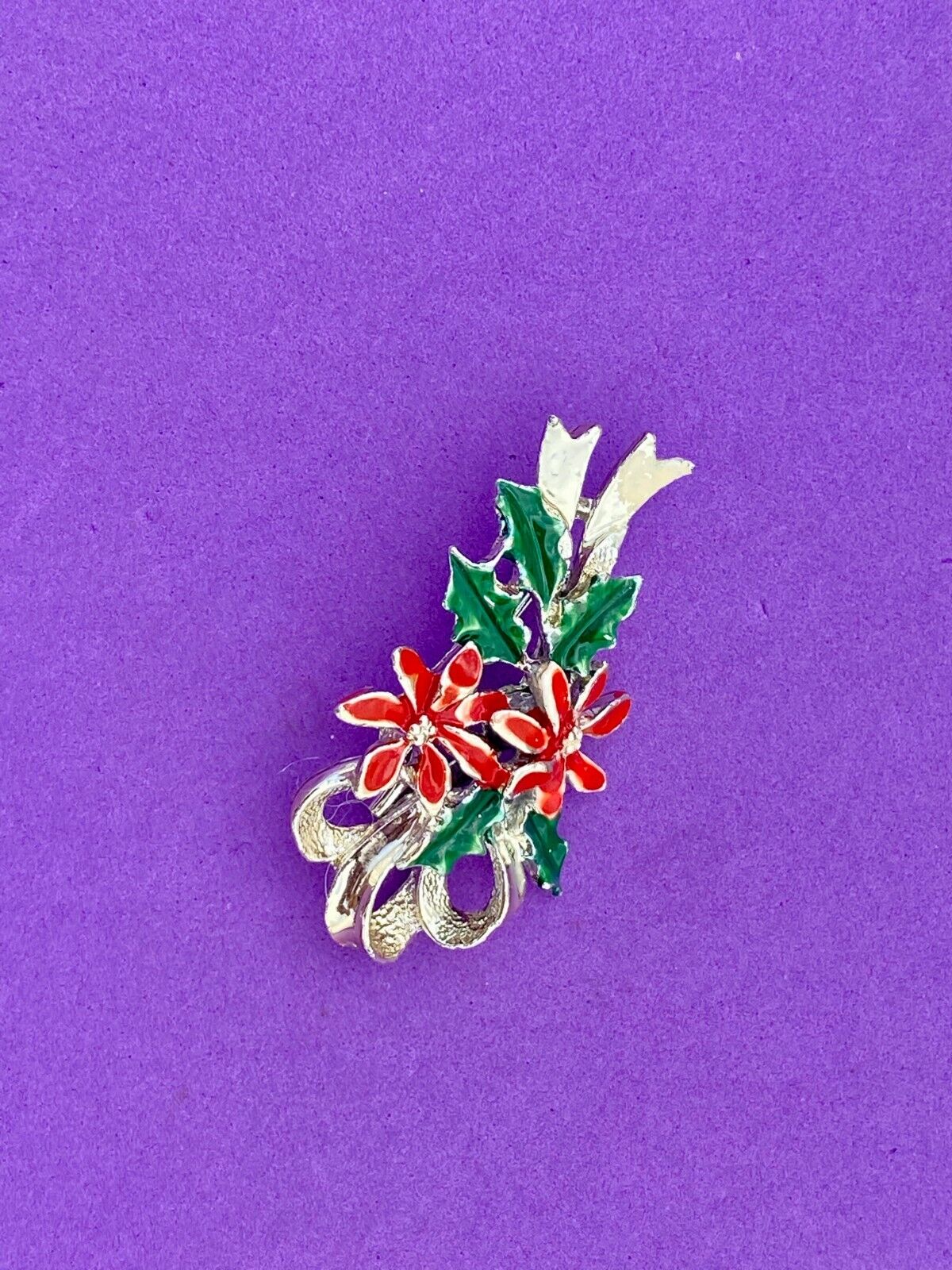 Vintage Gerry's Christmas Brooch Gold Tone Holly Leaves Flowers With Berries