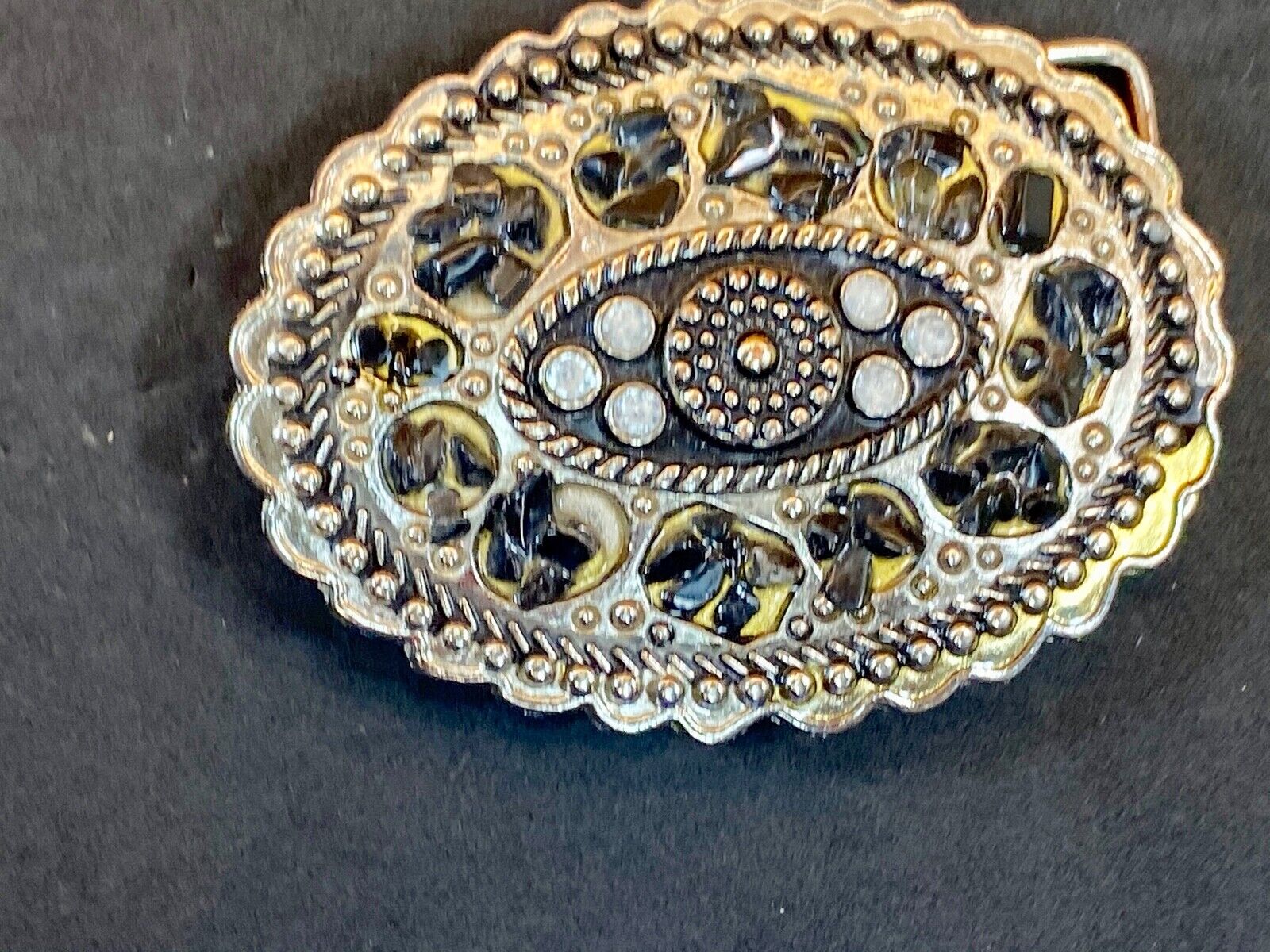 Artisan? Chunky stone? real or fake leaf pattern black color Belt Buckle 