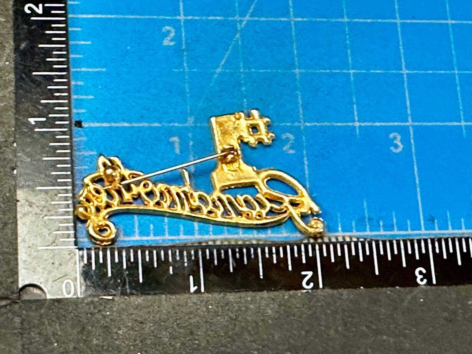 #1 Number One Grandmother Love Gift Gold Tone Vintage Brooch Pin