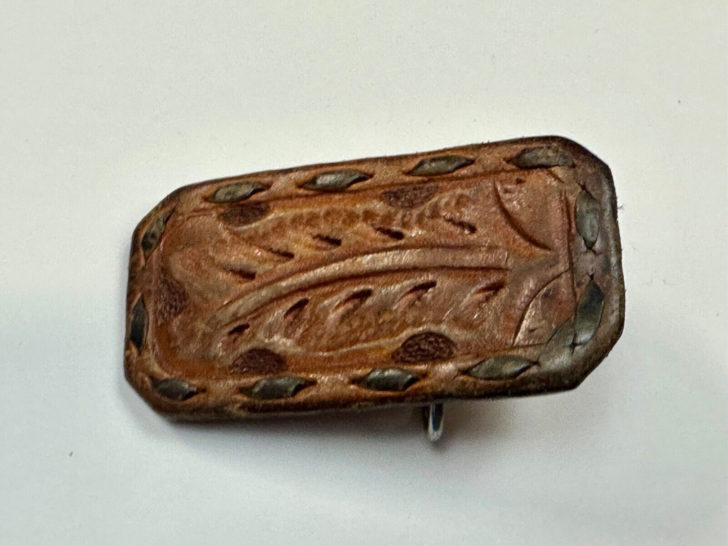 Vintage leaf pattern on stitched multi layer leather rectangular belt buckle