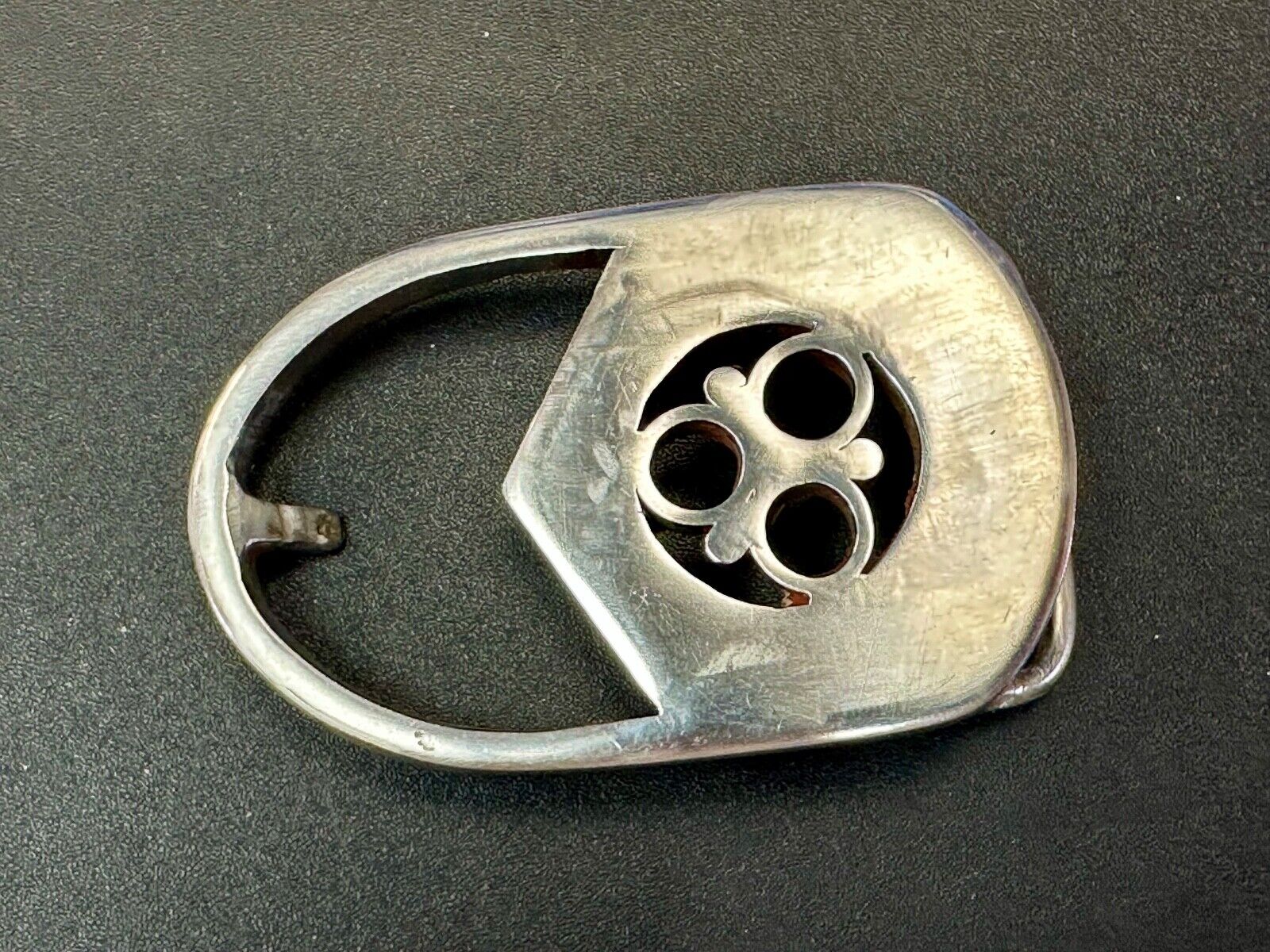 Artisan Signed vintage 1977 belt buckle to use for art craft or wear.