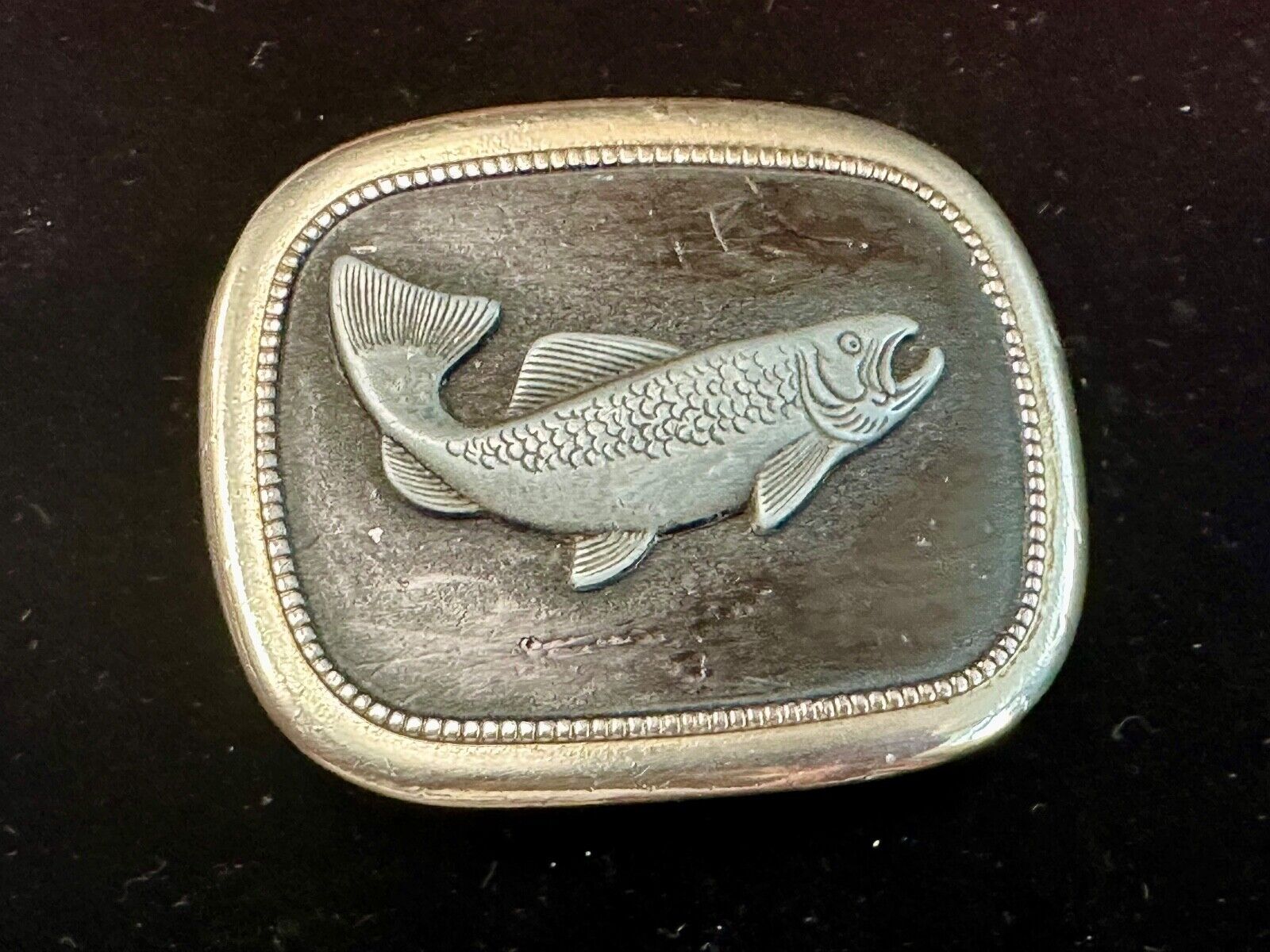 Vintage Curved Fish jumping to lure bait fishing belt buckle - perfect gift!
