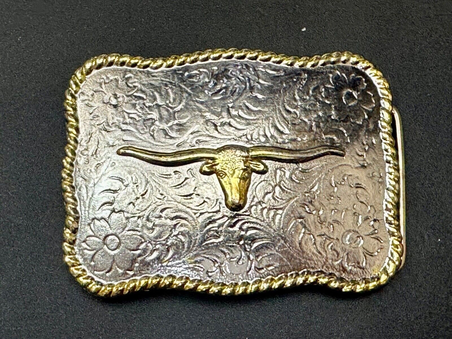 Texas Longhorn Cow Steer flower swirl Belt Buckle w/ thick rope boarder