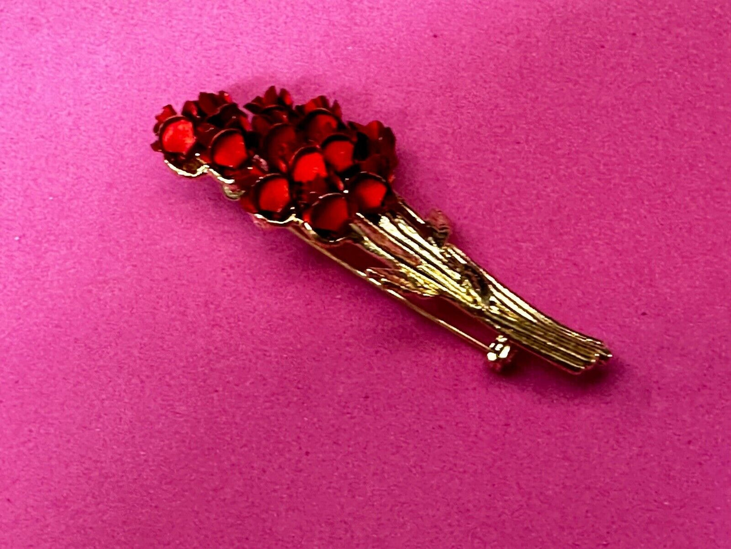 Valentines Day Gift! Red Roses Bouquet Gold Tone Brooch Pin Vintage Signed DM 97