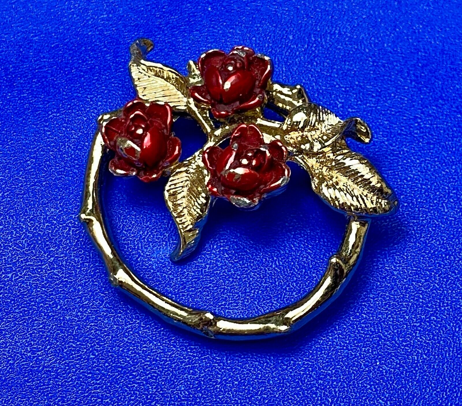 Vintage Gerry's Gold Tone Red Enamel Figural Round Rose Flower Brooch Pin