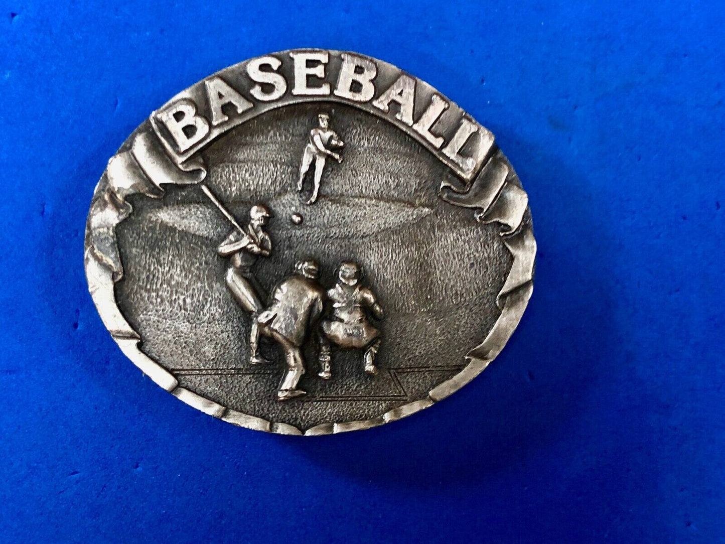 1977 Bergamot 0-65 belt buckle tribute to Americas baseball Batter Up! O-85