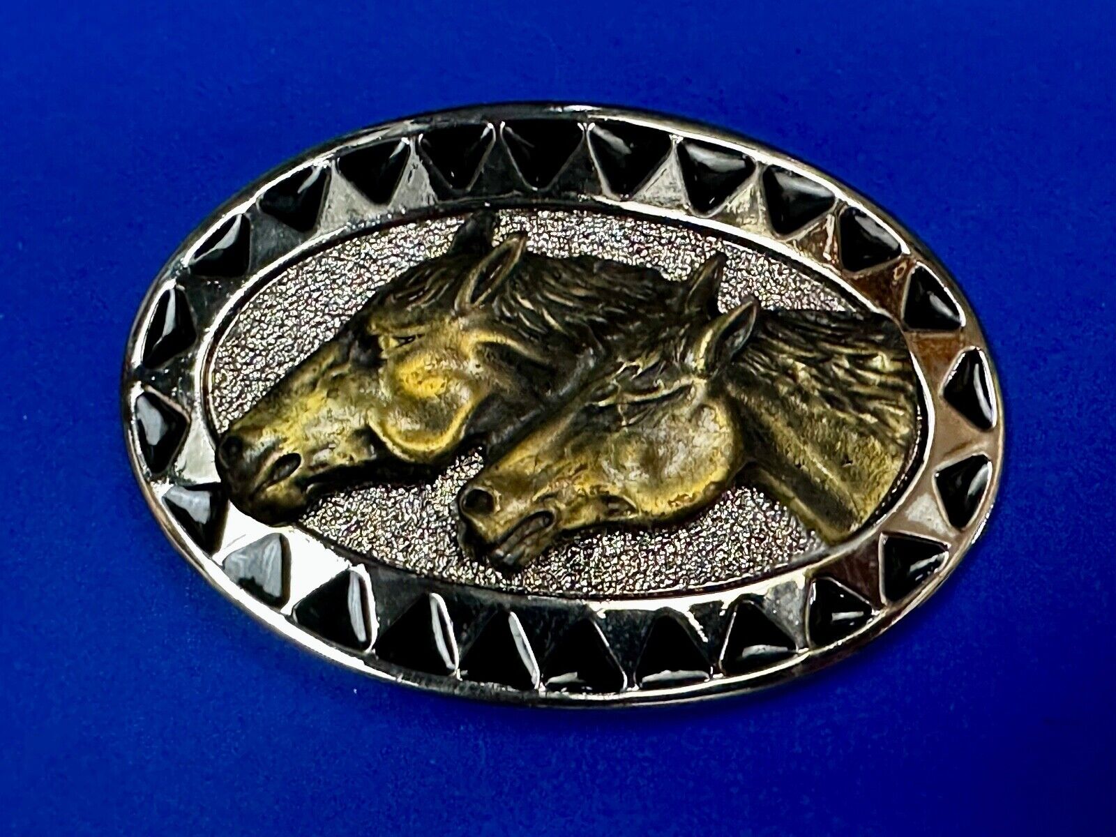 Two Horse Head -  Vintage two tone oval Belt Buckle with black arrow boarder