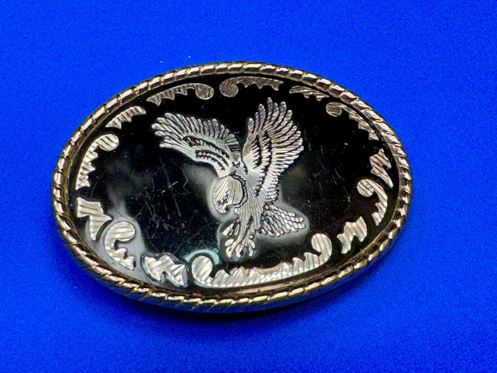 unique flying hunting diving EAGLE western Silver & black color belt buckle - W