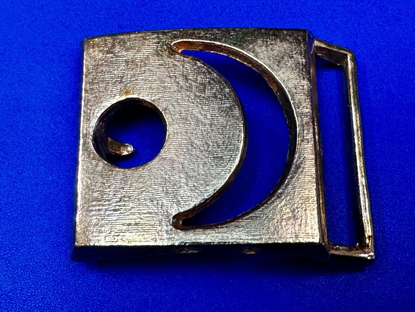 Unique Open Crescent Shape Gold Tone Hippy Style Cutout Belt Buckle