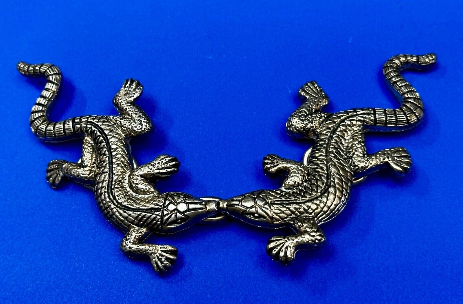 Alligators Crocodiles multi segmented gold tone large Vintage Belt Buckle Loops