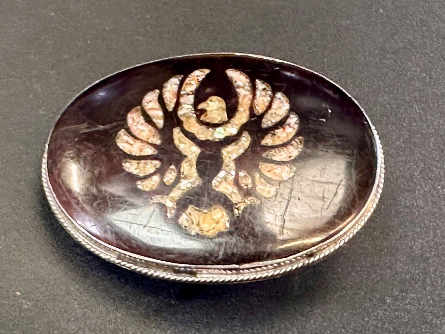 Beautiful Thunderbird Abalone Shell inlaid Vintage oval silver tone belt buckle