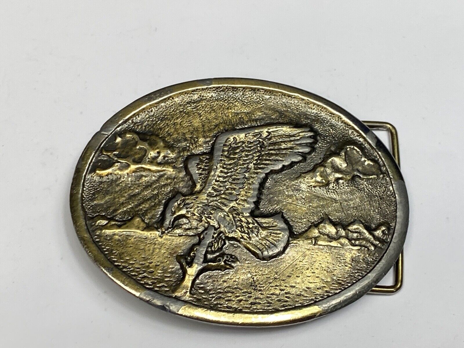 Vintage Hunting Perched Diving Eagle Patriotic Eagle belt buckle 