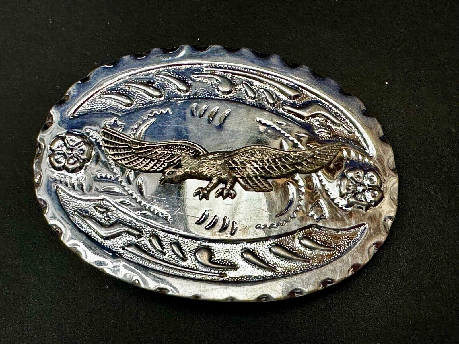 American Bald Eagle Flying Hunting Patriotic Tow Tone Western Oval Belt Buckle
