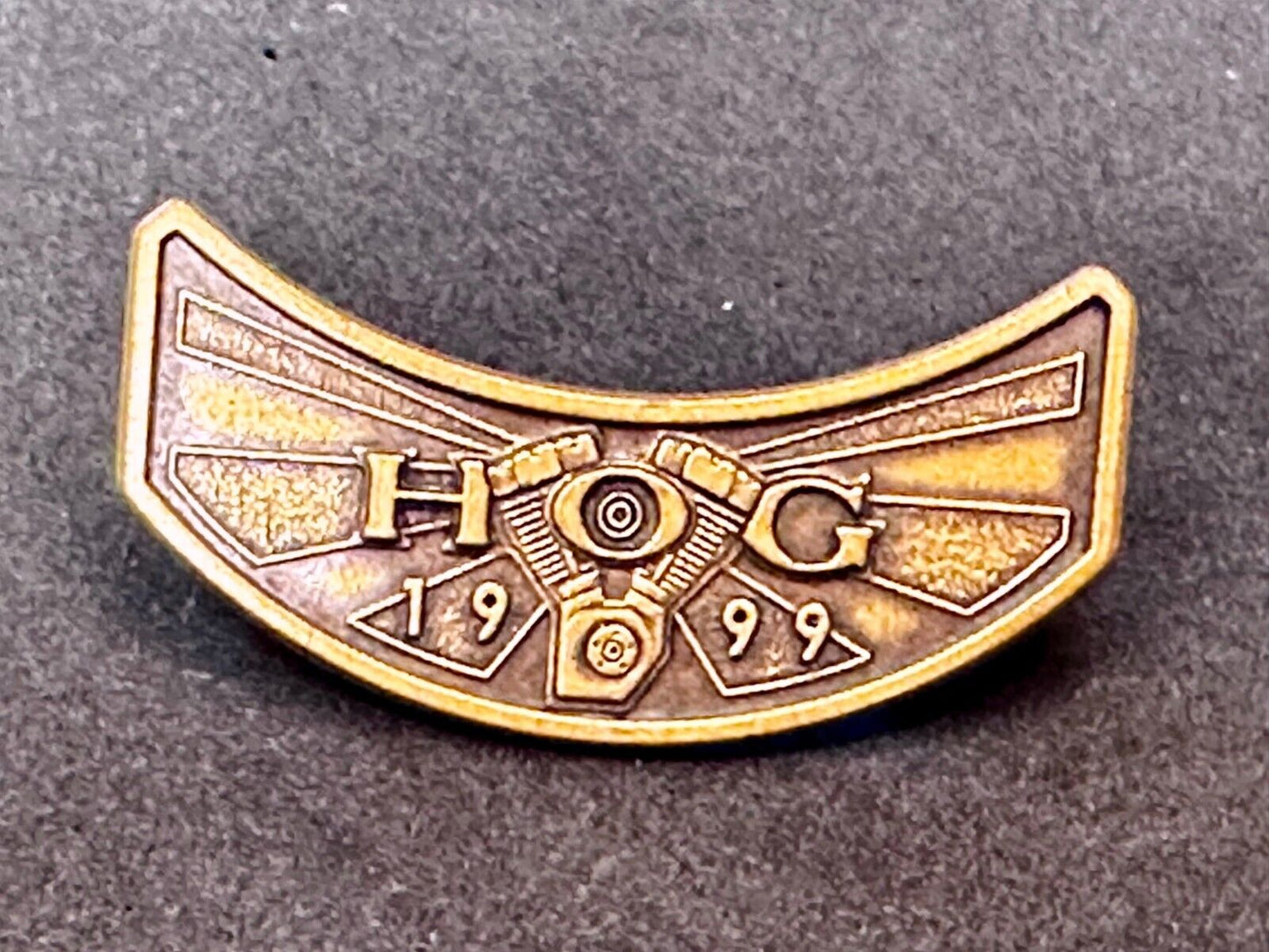 1999 Harley Davidson Owners Group HOG Pin for Jacket or Vest