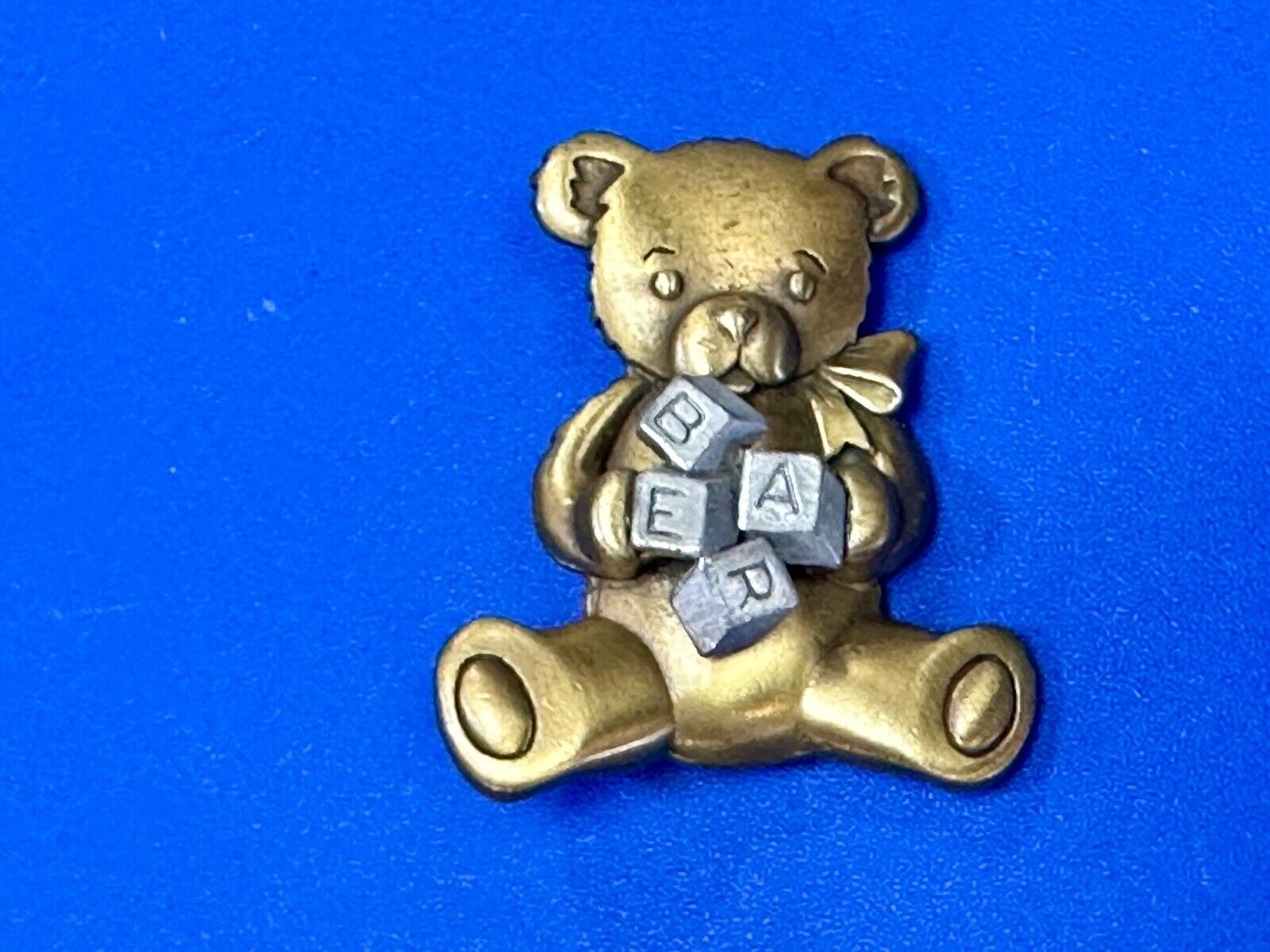 Adorable Two tone Teddy Bear with blocks JJ Signed vintage brooch pin