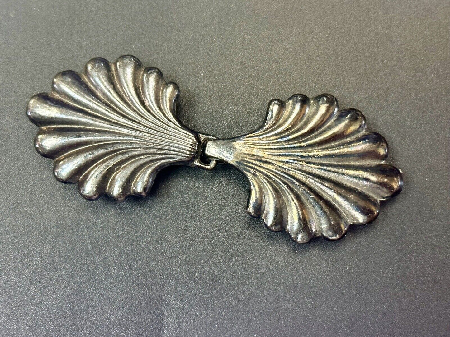 Two piece interconnecting leaf style shape vintage belt buckle
