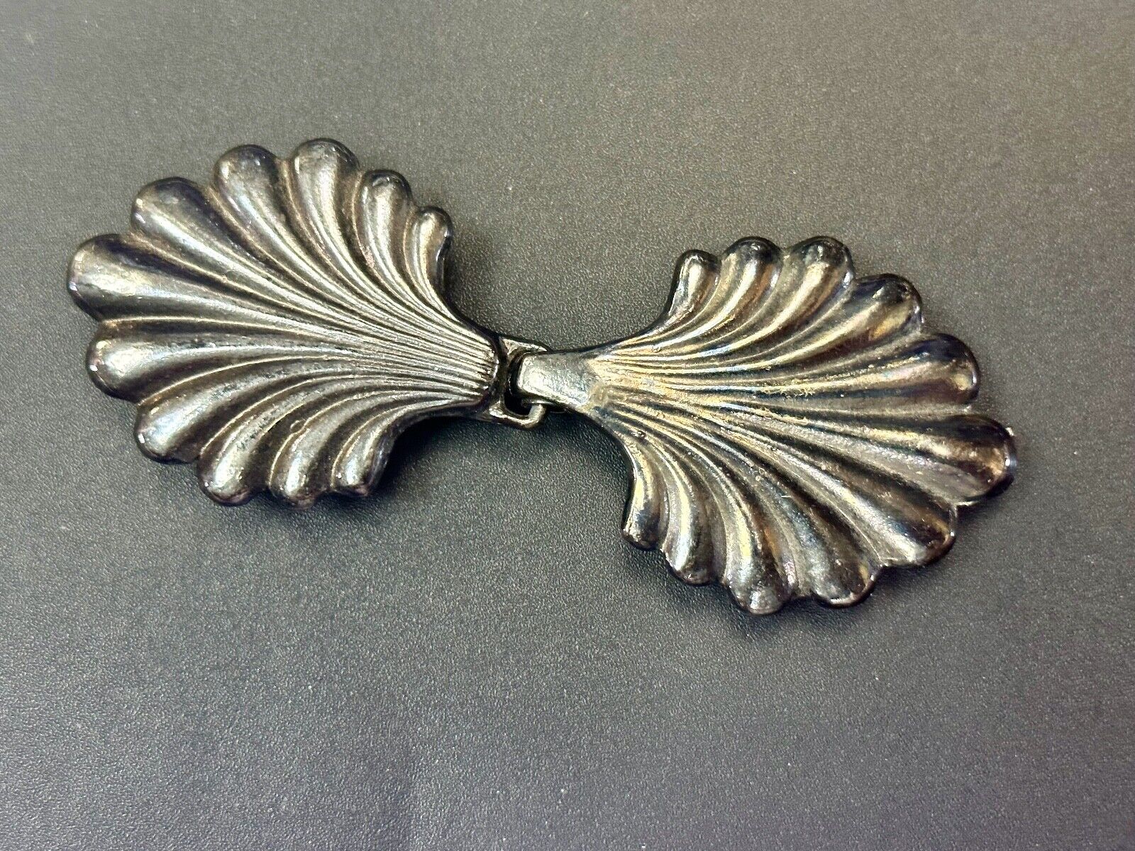 Two piece interconnecting leaf style shape vintage belt buckle
