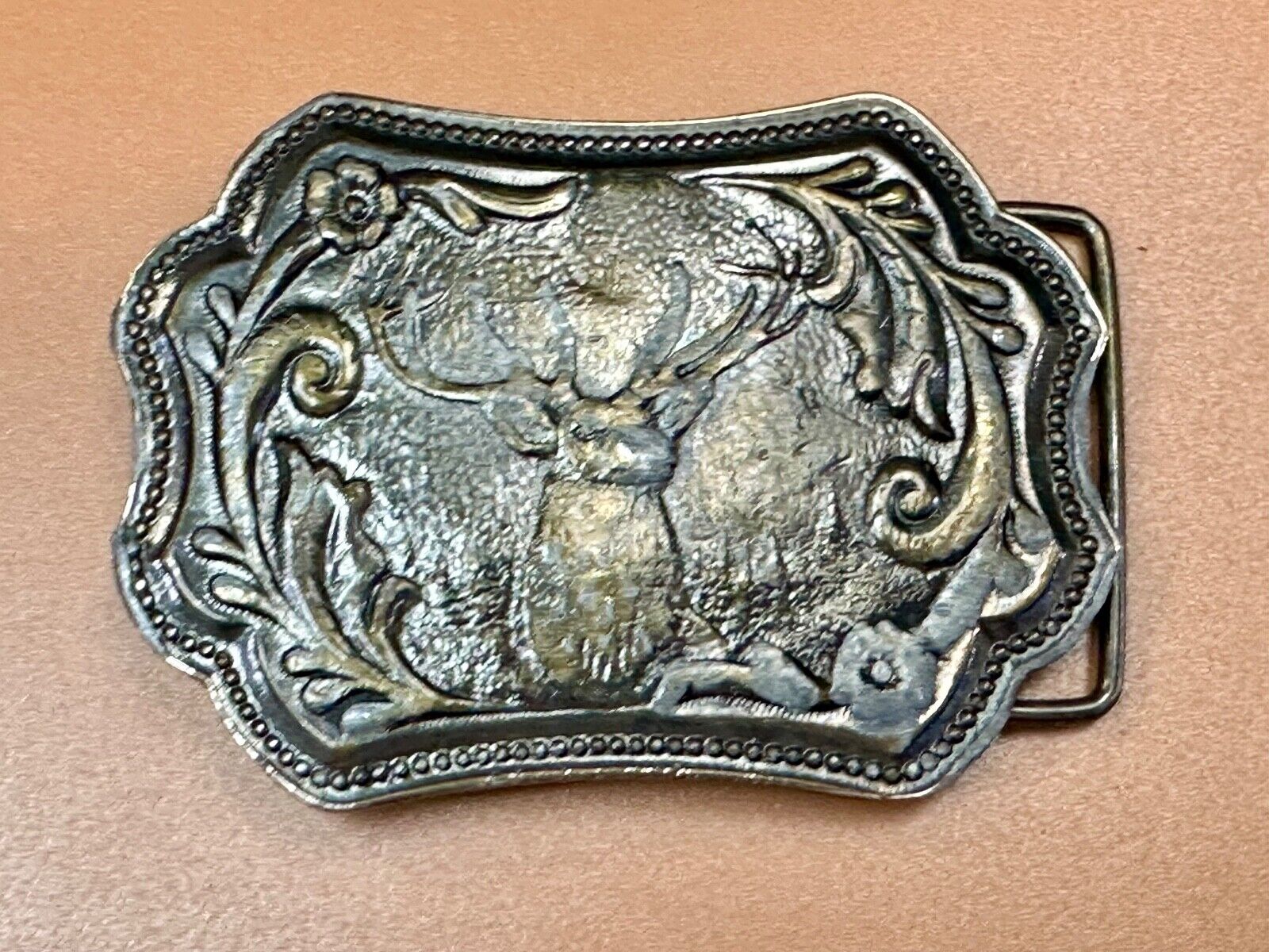 vintage Deer Buck hunters Wyoming Studio art works belt buckle to restore paint